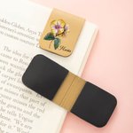 Segnalibro magnetico in pelle PU personalizzato con nome e fiore di nascita multicolore regalo per amanti dei libri