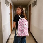 Gepersonaliseerde Toile De Jouy stijl grote capaciteit koord waszak met initiaal Dorm dagelijks gebruik back-to-School Gift voor hogescholen studenten