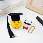 Gepersonaliseerde Graduation Cap Zonnebril Strik Rubber Eend met Naam Bureau Decor Afstudeergeschenk voor Afgestudeerde