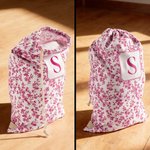 Gepersonaliseerde Toile De Jouy stijl grote capaciteit koord waszak met initiaal Dorm dagelijks gebruik back-to-School Gift voor hogescholen studenten