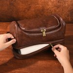 Trousse de Toilette Cuir PU Élégante et Spacieuse Personnalisé avec Monogramme et Nom Cadeau pour Homme