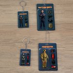 Henkilökohtainen valokuva 3D Effect Cartoon palomies poliisi akryyli avaimenperä osaston asema ja nimi Syntymäpäivälahja palomies poliisi