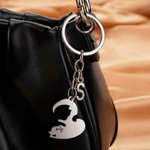 Personalisierte herzförmige schwarze Katze weiße Katze Tag Schlüsselanhänger mit anfänglichen täglichen Gebrauch Valentinstag Jahrestag Geschenk für Katzenliebhaber Freundin Freund