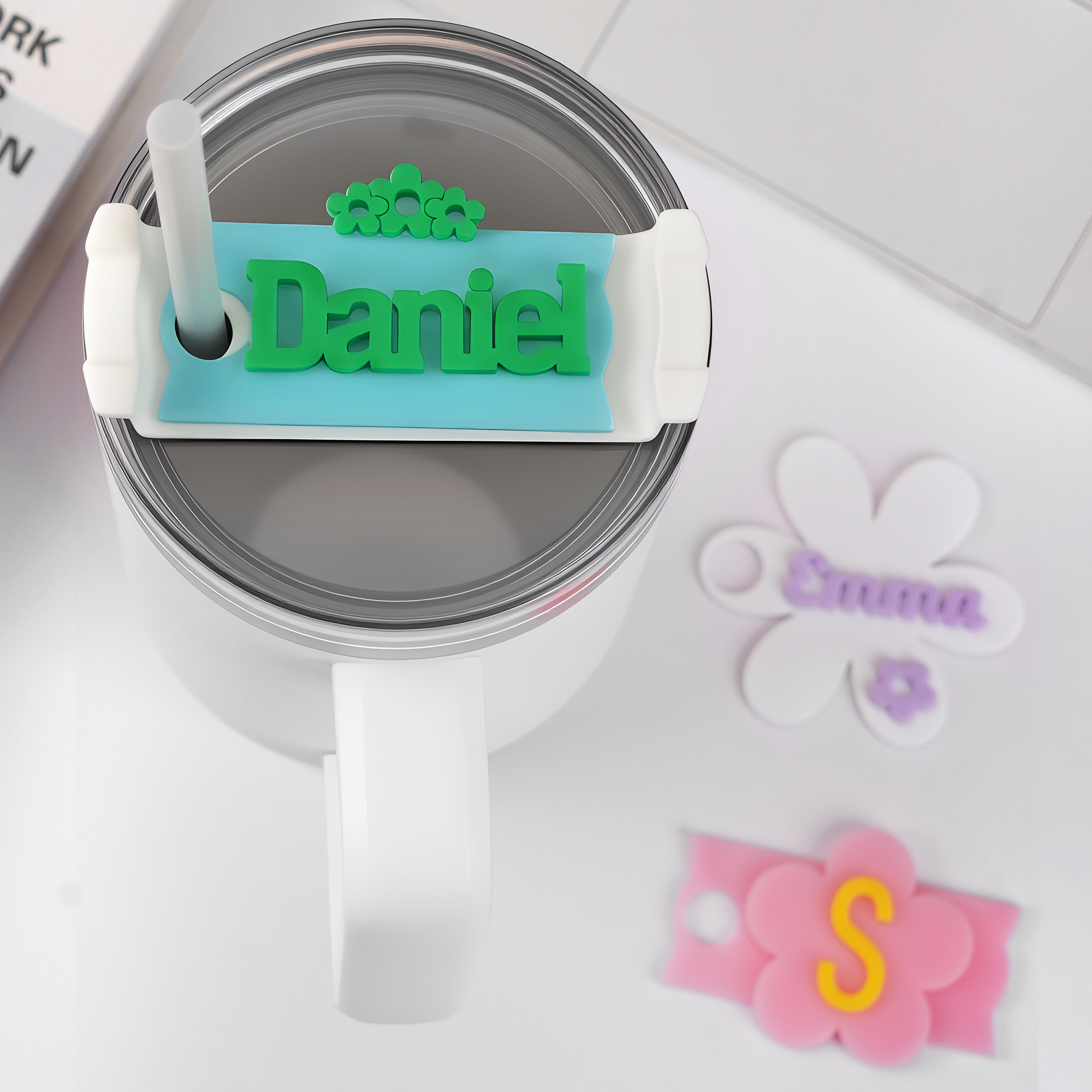 Couvercle à fleurs multicolore personnalisé pour gobelet 30 oz 40 oz avec nom Cadeau d'anniversaire pour femmes