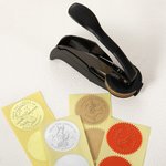 Sello en relieve personalizado de libro de dragón Sello en relieve manual negro con nombre y bolsa de almacenamiento de texto Regalo de cumpleaños del club de lectura para ratones de biblioteca