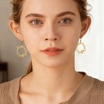 Gepersonaliseerde familienaam hoepel oorbellen sierlijke sieraden verjaardag verjaardagscadeau voor vrouwen