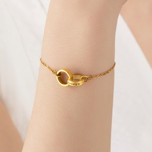 Bracciale personalizzato minimalista con nome inciso Dainty Jewelry Regalo di compleanno e anniversario per gli amici della famiglia