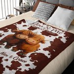 Coperta personalizzata per coppie di mucche Highland con nome, anniversario e compleanno di San Valentino.