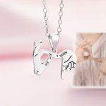 Collier émaillé personnalisé Six Sept Gestes avec nom et initiale Bijoux de style quotidien Cadeau d'anniversaire pour les adolescents de la génération Z
