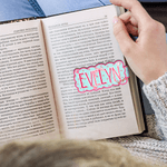 Personligt flerfärgat molnhjärta XOXO magnetiskt bokmärkesklämma med namn för dagligt bruk Alla hjärtans dag-gåva till flickvän som älskar att läsa