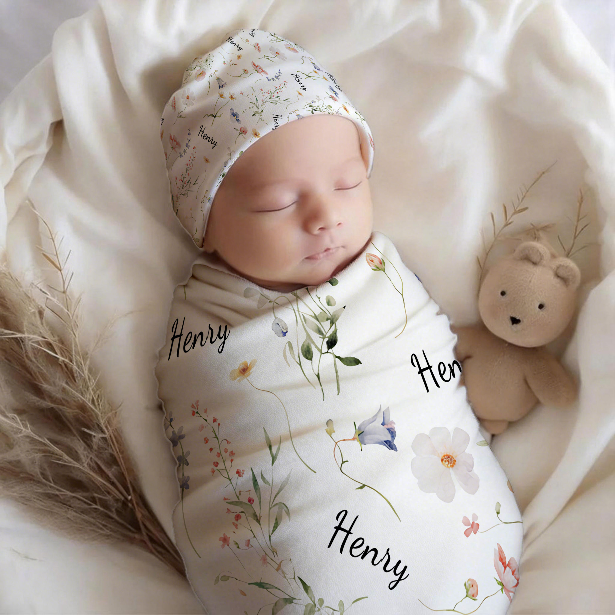 Couverture d'emmaillotage personnalisée fleurs sauvages Bandeau avec nom Décoration de la chambre d'enfant Cadeau d'anniversaire pour nouveau-né