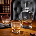 Personalized Reindeer Wreath Whiskey Decanter with Name Christmas Birthday Father's Day Gift for Bartender Dad Whiskey Lovers