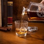 Personalized Reindeer Wreath Whiskey Decanter with Name Christmas Birthday Father's Day Gift for Bartender Dad Whiskey Lovers