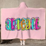 Personalisierte mehrfarbige Paisley Brief weiche Kapuzendecke mit Namen Home Decor Geburtstag Weihnachten Geschenk für Kinder Familie