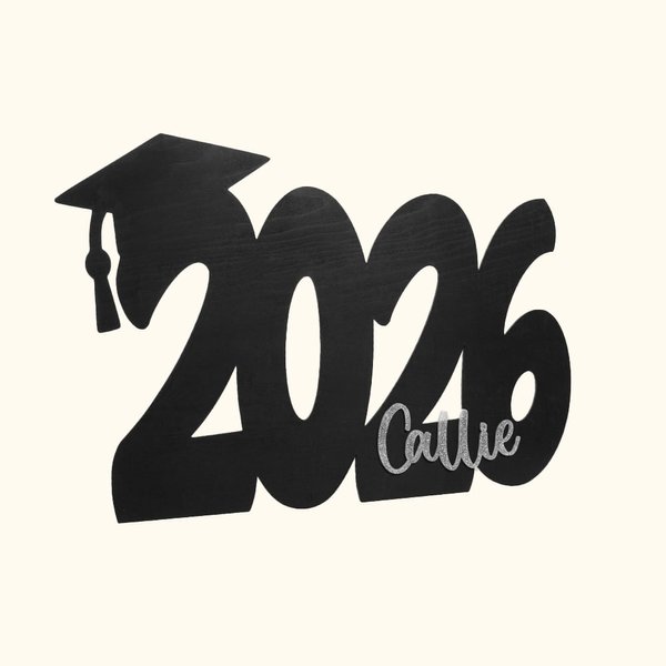 Segno personalizzato in legno glitterato del cappello di laurea con nome e anno Decorazione per la festa di laurea Regalo per i laureati della classe 2026