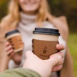 Personlig kaffekoppshylsa i läder med graverat namn Passar 10 oz - 20 oz koppar Daglig användning Jubileum Uppmuntrande present till kaffeälskare Arbetare