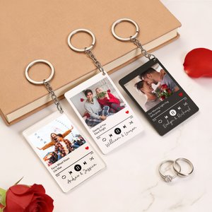 Personalised Couple Photo Music Player Design Acrylic Keychain with Name and Song Title Valentine's Day Wedding Gift for Couple