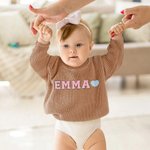 Personalisierte Multicolor Herz Name Chenille Patches gestrickt Pullover Geburtstag Baby Dusche Ostern Geschenk Baby Kleinkind Kind