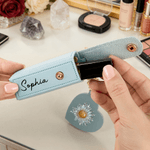 Gepersonaliseerd kristallen geboorte bloem PU lederen lippenstift tasje sleutelhanger met naam en hart-vormige spiegel verjaardagscadeau voor vrouwen bruidsmeisjes