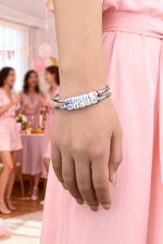 Personalisierte Muticolor Beaded Name Armreif Armband Zierlich Schmuck Geburtstag Jahrestag Geschenk für Frauen