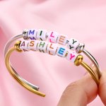 Personalisierte Muticolor Beaded Name Armreif Armband Zierlich Schmuck Geburtstag Jahrestag Geschenk für Frauen
