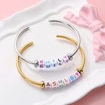 Personalisierte Muticolor Beaded Name Armreif Armband Zierlich Schmuck Geburtstag Jahrestag Geschenk für Frauen