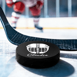 Personlig ishockeyhjälm Stick Player Silhouette Design Ice Hockey Puck med namn Ice Rink Game Day Team Present för ishockeyspelare älskare