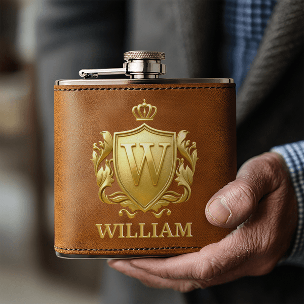 Personifierad Retro Crown Badge Design 6 oz rostfritt stål spritflaska med 3D-effekt Initial och namn Alla hjärtans dag Födelsedagspresent till make