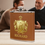 Personifierad Retro Crown Badge Design 6 oz rostfritt stål spritflaska med 3D-effekt Initial och namn Alla hjärtans dag Födelsedagspresent till make