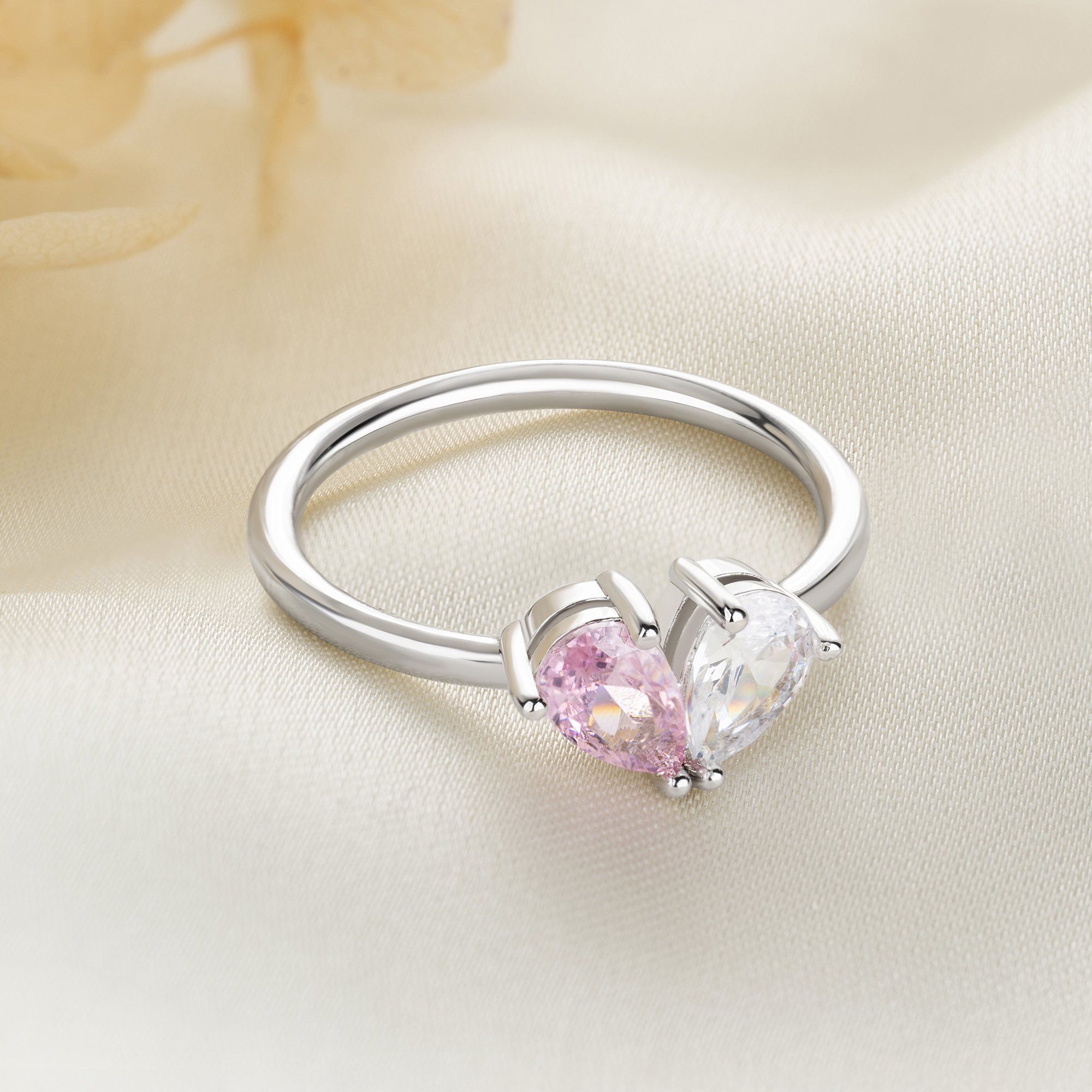 Bague personnalisée en forme de coeur avec deux pierres de naissance Bijoux délicats Anniversaire de la Saint Valentin Cadeau de la fête des mères pour les femmes