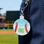 Personalisierte Eiscreme Tropf Baseball Schlüsselanhänger mit Nummer Geburtstag Team Geschenk für Trainer Baseball-Liebhaber Teamkollege