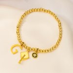 Personalisierte Graduation Cap Birthstone Initial Charm Beaded Armband Zierlich Schmuck Well Done Graduation Geschenk für Absolventen