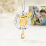 Collier de selle et fer à cheval personnalisé avec nom gravé - Cadeau d'anniversair Saint-Valentin pour les femmes amoureuses de cheval