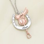 Collier de selle et fer à cheval personnalisé avec nom gravé - Cadeau d'anniversair Saint-Valentin pour les femmes amoureuses de cheval