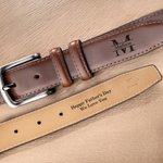 Personligt handgjort monogram slitstarkt läderbälte för män med graverat namn fars alla hjärtans dag årsdag present till honom