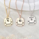 Personalisierte Eishockey-Jersey Halskette mit Namen und Nummer aus Messing zierlicher Schmuck Winterspiele Geschenk für Teams Eishockey-Liebhaber