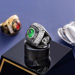 Personalisierter Meisterschaftsring mit Gravuren Symbolen und Edelstein Sport Schmuck Championship Winterspiele Geschenk für Herren Sportler Fans