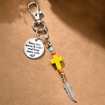 Gepersonaliseerd Natuurstenen Kruis Zadelbedel met Naam en Veren Kwastje Paardrijden Spel Doopcadeau voor Christenen Paardrijden Liefhebbers