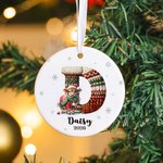 Ornamento natalizio personalizzato in ceramica con iniziale e nome, con design a maglia di animali carini, decorazione dell'albero di Natale, regalo per la famiglia e gli amici.