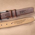 Personalisierter Ledergürtel mit Eingraviertem Text Wir Lieben Dich Vatertag Jahrestag Geschenk für Herren