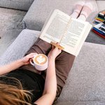 Portapagine personalizzato in legno con nome inciso accessorio per comoda lettura regalo di compleanno per amanti dei libri