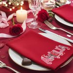 Serviette de table rouge personnalisée avec nom et enveloppe en forme de coeur Cadeau d'anniversaire de Saint-Valentin pour les couples et les amies