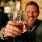 Brindis por tu actitud - Vaso de whisky personalizado de 370 ml con gesto del dedo corazón