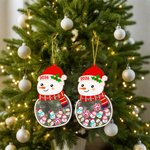 Ornement personnalisé en bois en forme de bonhomme de neige avec 1-13 noms et texte de l'année Décoration de l'arbre de maison Cadeau de Noël pour la famille et les amis