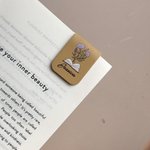 Personalizado Nacimiento Flor PU Cuero Marcapáginas Clip con Nombre Material de Lectura Regalo de Cumpleaños para los amantes de los libros Ratones de biblioteca