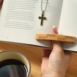 Personalisierte Bibel Vers hölzerne Buch Seite Halter mit eingraviertem Namen Geburtstag Taufe Buch Club Geschenk für Buchliebhaber Christian