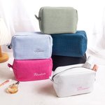 Gepersonaliseerde Toilettas met Wafelpatroon en Geborduurde Naam Grote Capaciteit Voor Dagelijks Gebruik Verjaardag of Huwelijkscadeau voor Vrouwen