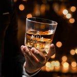 Carafe à Whisky Monogramme Couronne de Lion Personnalisée avec Nom Gravé Cadeau d'Anniversaire pour Amateur de Whisky