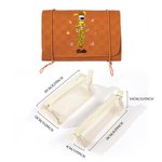 Borsa per il trucco in pelle PU con nome, regalo di compleanno essenziale per il viaggio, personalizzata in giallo e leopardo di Marsupilami | Callie × Marsupilami®