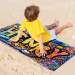 Gepersonaliseerde Muziek Sport Ster Graffiti-Art Sneldrogend Oversized Microfiber Strandlaken met Naam Strandfeest Verjaardagscadeau voor Kind Familie